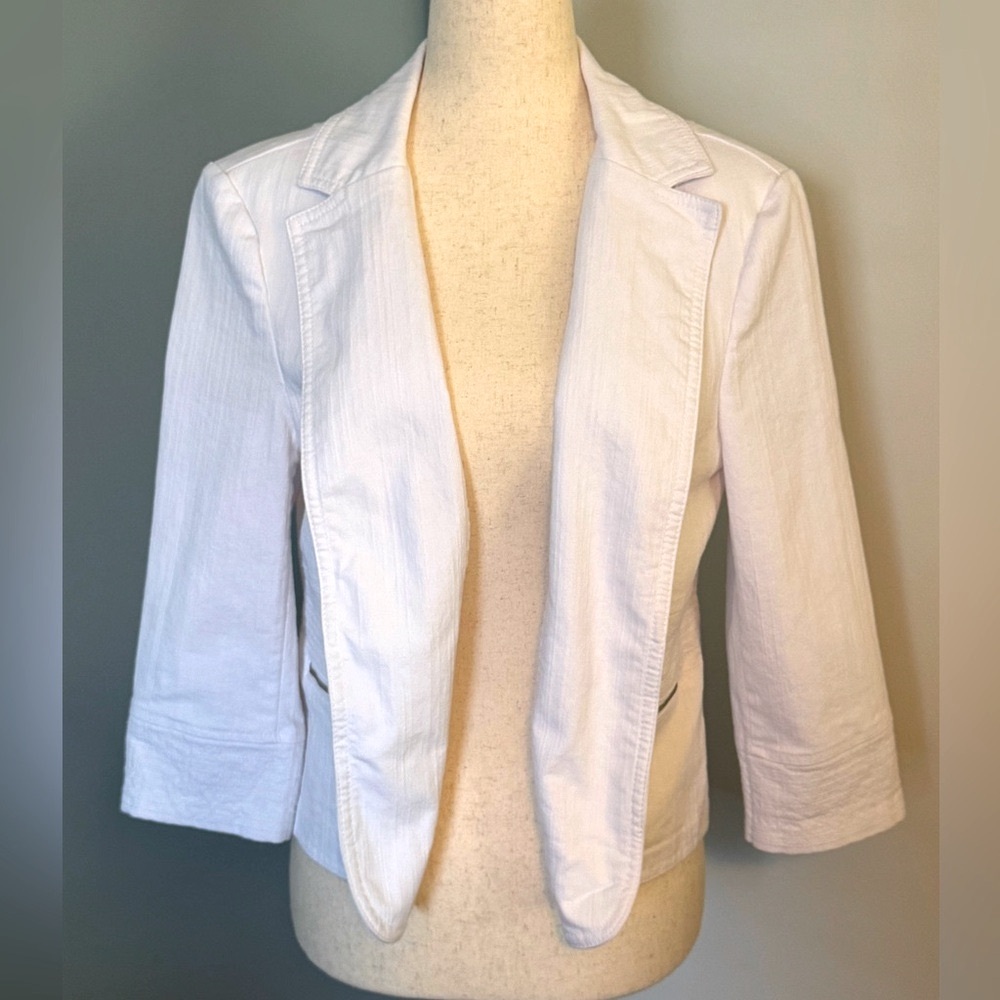White suit jacket. Petite large. Roz & Ali
